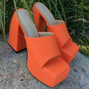 Chunky Retro Mod Orange Platform Heels SIZE 7
